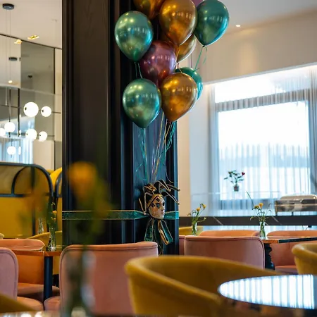 Gate Twenty Two Boutique Otel