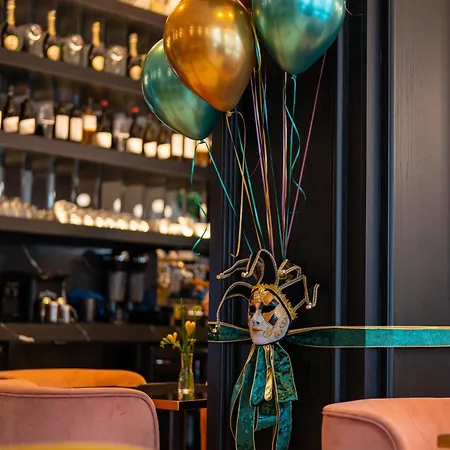 Gate Twenty Two Boutique Nicósia