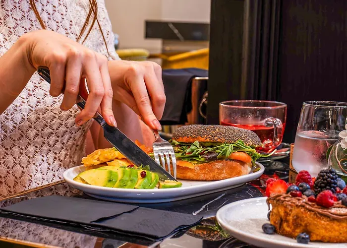 فندق Gate Twenty Two Boutique